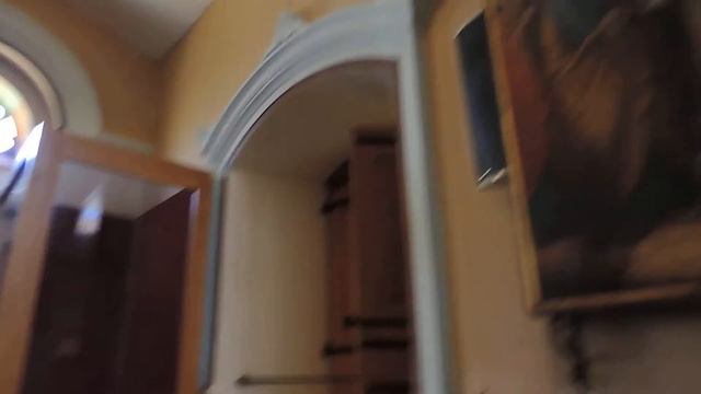 Крит. Ираклион. Внутри Кафедрального собора Мины Великомученика смотреть онлайн