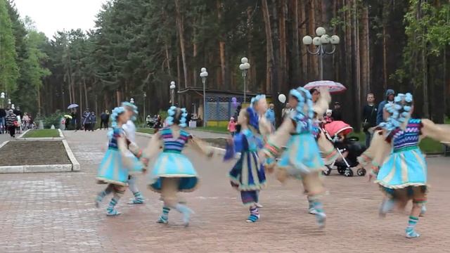 Танец Щедрик в честь начала лета смотреть онлайн