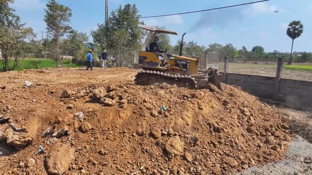 End Project - Incredible Dump Truck filling Pond with Super Dozer KOMATSU D20 Moving Soil смотреть онлайн