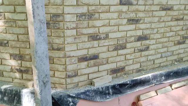 Фасад дома из кирпича ручной формовки. смотреть онлайн