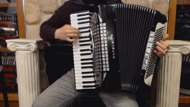 3704 - Black Excelsior Symphony Piano Accordion LMMH 41 120 $2499 смотреть онлайн