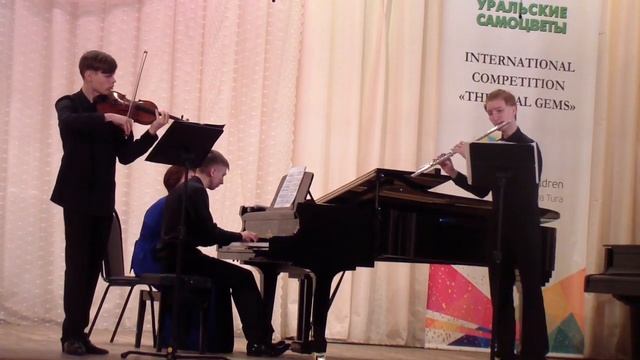 K. Kummer, Op.75 . Tрио для флейты,скрипки и фортепиано. смотреть онлайн