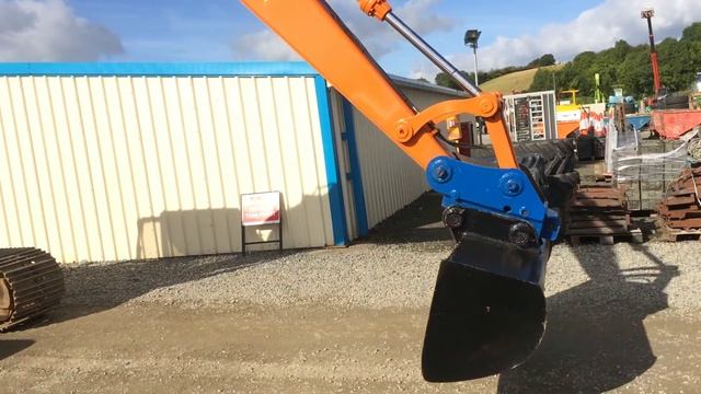 FIAT HITACHI FH130-3 13 TON EXCAVATOR смотреть онлайн