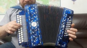 РАЗБОРЫ! Под гармонь! В ЗЕМЛЯНКЕ!( БЬЕТСЯ В ТЕСНОЙ ПЕЧУРКЕ ОГОНЬ) КАК ИГРАТЬ И ПЕТЬ!