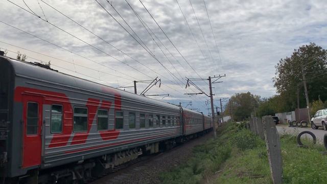 Электровоз ЭП1М-440 С поездом №480А Санкт-Петербург-Сухум смотреть онлайн