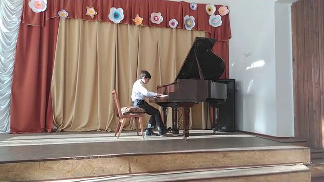 Ткач Иван. Харцызская школа искусств. 5 класс. Александров А.Н. Этюд фа мажор. смотреть онлайн