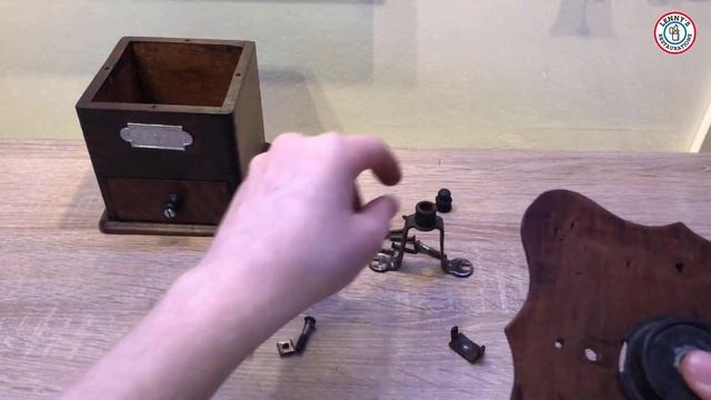 Old German Coffee Grinder - Restauration
