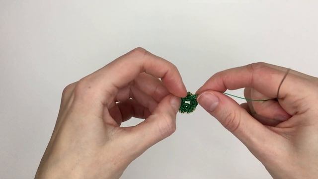 Needle Tatting. Christmas Wreath Dangle Earrings / Фриволите иглой. Новогодние серьги