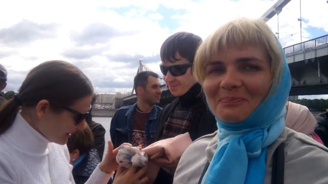 Паломничество к святому Николаю. Москва река в очереди к мощам смотреть онлайн