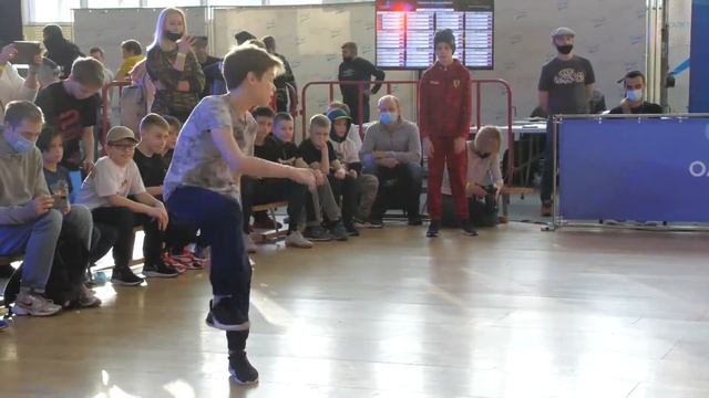 отбор 11-13 bboy Дмитрий Мордвинцев Движок Woody - брейкданс чемпионат г.Долгопрудный 2021 смотреть онлайн