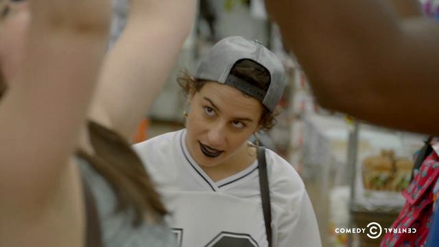 Broad City - Shopping with Abbi at BB&B смотреть онлайн