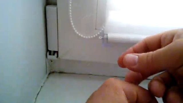 Как установить леску на рулонную штору.Установка направляющей лески на рулонную штору смотреть онлайн