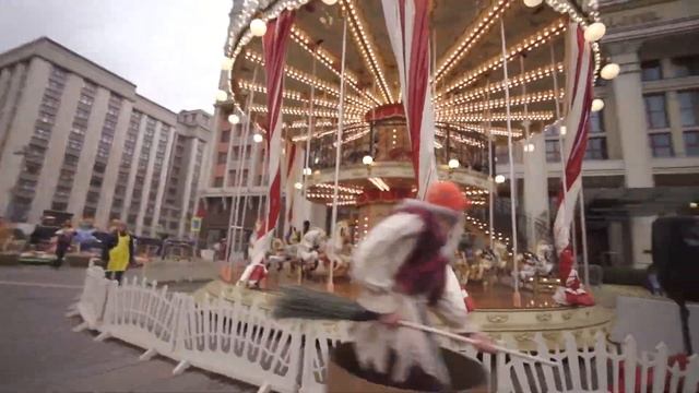 Баба Яга в Москве на гироскутере смотреть онлайн