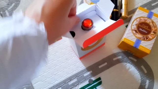 Я ж блогер, приходится говорить об этом. Развитие малыша. От подгузников до парфюма. смотреть онлайн