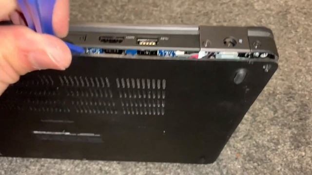 Dell Latitude 5490 - How To Upgrade Ram & CMOS RTC Battery Location смотреть онлайн