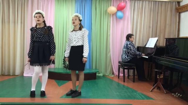 Музыка и слова Нестеровой, «Весна»,исполняют Лихаева К. и Новикова А.,рук.Лунёва Л.М.,конц.Шаройкин смотреть онлайн