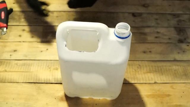 МЕГАКРУТАЯ самоделка ИЗ ОБЫЧНОЙ КАНИСТРЫ! СДЕЛАЙ И СЕБЕ ТАКОЕ УСТРОЙСТВО! смотреть онлайн