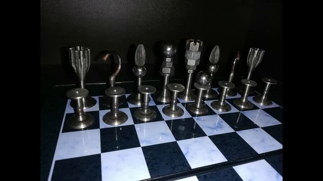 Шахматы из деталей машин смотреть онлайн