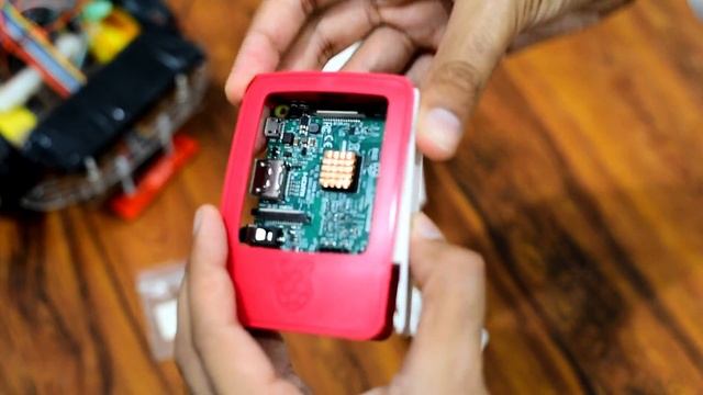 Raspberry Pi 3 B Official Case смотреть онлайн