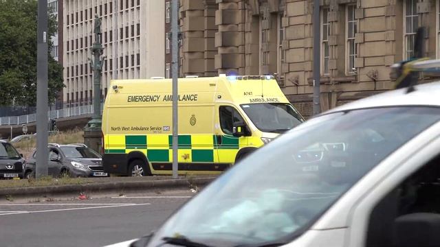 North West Ambulance Service / 2018 Fiat Ducato / Emergency Ambulance / Responding смотреть онлайн