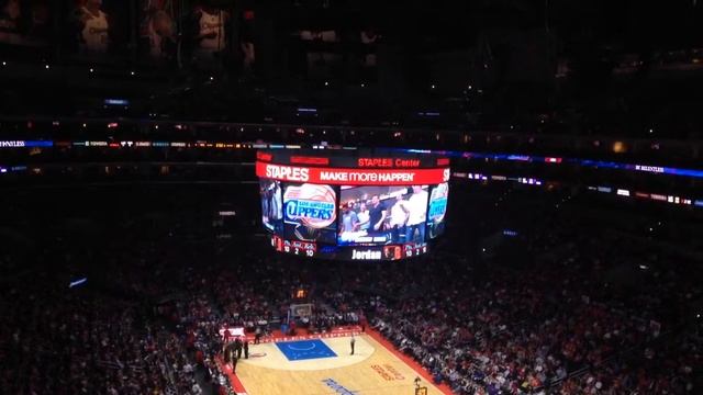 Rob Gronkowski getting down at clippers game on jumbotron. смотреть онлайн