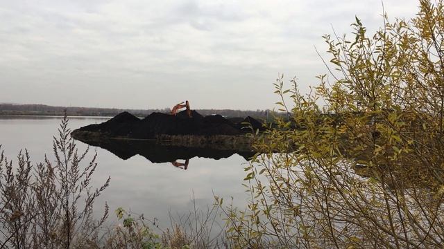 Спрямление береговой линии и очистка дна озера от ила. смотреть онлайн