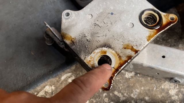 Audi A8 D4 2011 jak wymienić uszczelki chłodniczki oleju. Jak zdjąć alternator? Będą kłopoty„Jan V8 смотреть онлайн