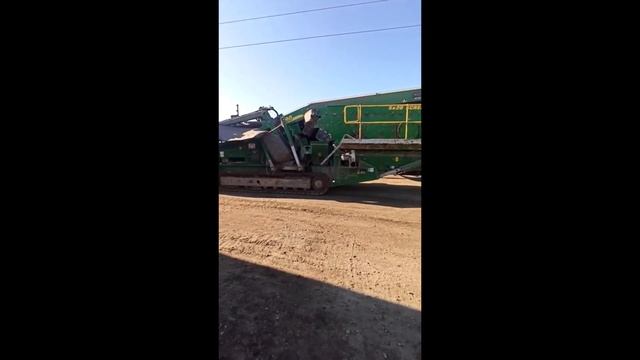 Дробилка щековая. Дробилка для щебня. Дробильно-сортировочный комплекс McCloskey.