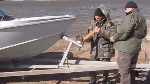 Торжественный спуск катера базы "Клевый берег" смотреть онлайн
