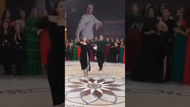 Красивый Дагестанский танец Лезгинка смотреть онлайн