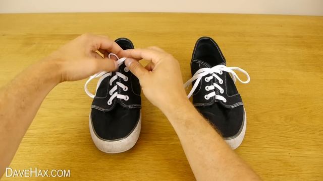 How to Tie Shoe Laces - Teach Children смотреть онлайн