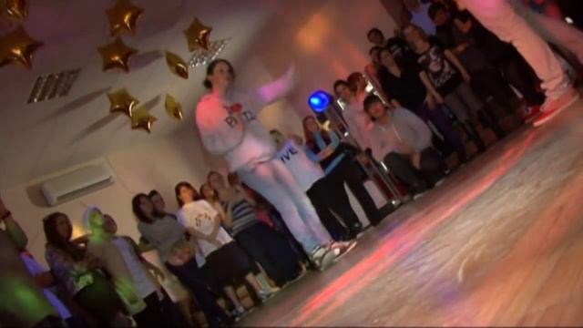 Dj Давлад играет на вечеринке смотреть онлайн