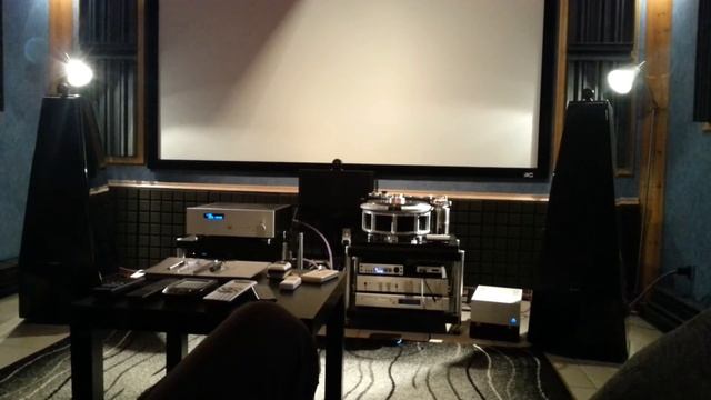 Sony ES SS-M9ED with CI Audio power amps Audionet pre and Benchmarc DAC 2 смотреть онлайн