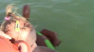 Camping sea.Дети на море.Маша и Егор купаются
