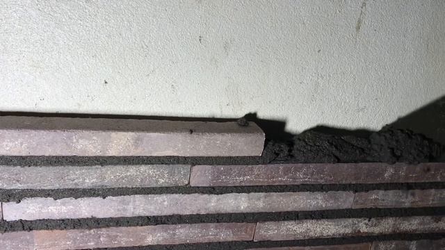 Кладка клинкерного ригельного кирпича ручной формовки Petersen Kolumba. Каменщики смотреть онлайн