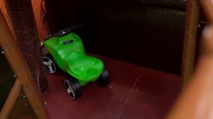 Маленькая Вера влог сборник Играем на детской площадке