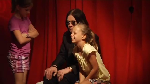 Оззи Озборн отжигает смотреть онлайн