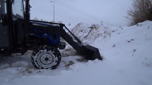 Работа трактора Lovol Ловол 354 с погрузчиком