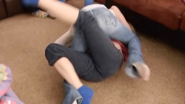 Sisters Gettin Down...UFC style!!! смотреть онлайн