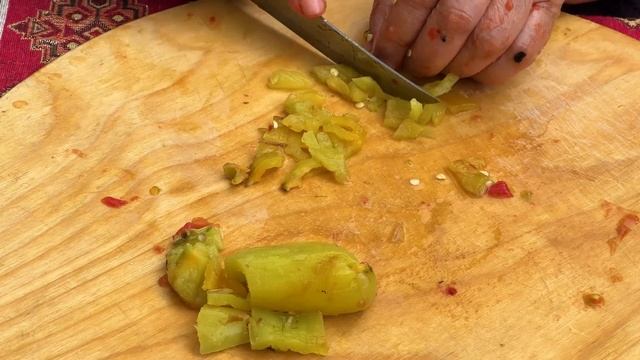 You Need 1000 Eggs To Cook This Delicious Turkish Meal! смотреть онлайн