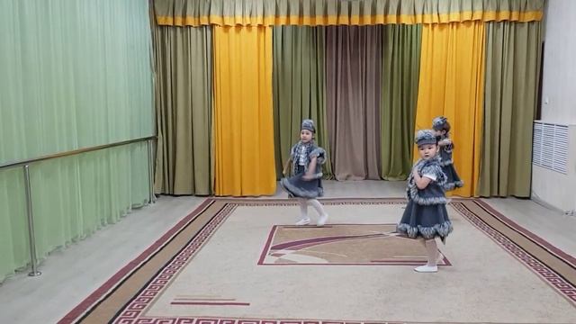 Танец зайцев . "Ну, погоди! "— танцевальная группа _Малинки-stars_ смотреть онлайн