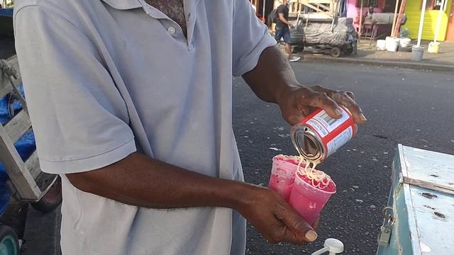 THE BEAUTY OF ST VINCENT AND THE GRENADINES: THE SNOW CONE MAN IN KINGSTOWN смотреть онлайн
