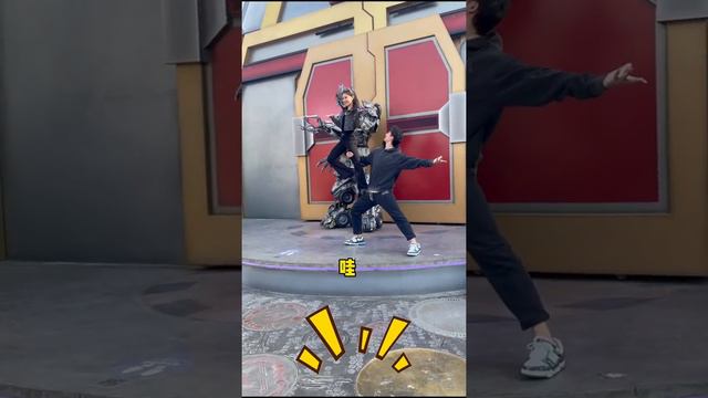 花样滑冰王诗玥柳鑫宇打卡威震天现场 环球影城威震天 威震天 威震天话唠 王诗玥柳鑫宇 王诗玥 柳鑫宇 смотреть онлайн