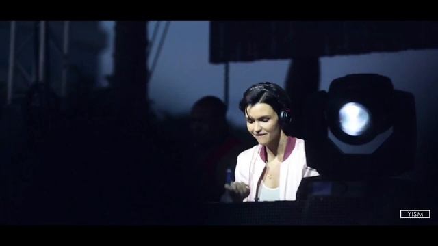 Ruby Rose LIVE EDM SHOW смотреть онлайн