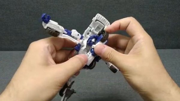 Обзор трансформера Autobot Jazz - Generations - Fall of Cybertron. Музей Р-ТФ.