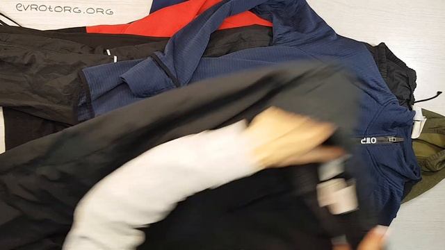05708 Adult Sports Wear (Спортивный микс м/ж)№2 23,15 кг 7,90€ за кг 77ед смотреть онлайн
