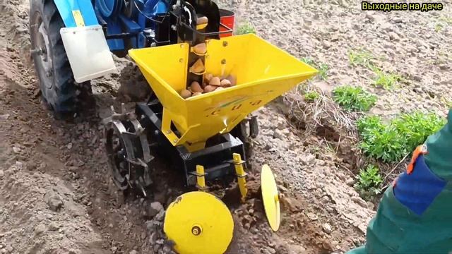 Посадка картофеля мотоблоком с картофелесажалкой. смотреть онлайн