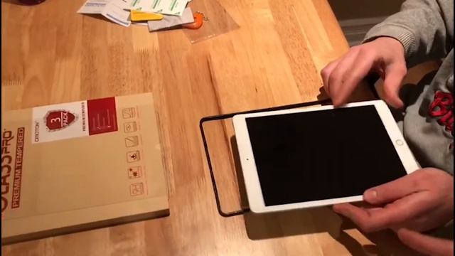 Premium Tempered Screen Protector Review and Installation for IPad Pro смотреть онлайн