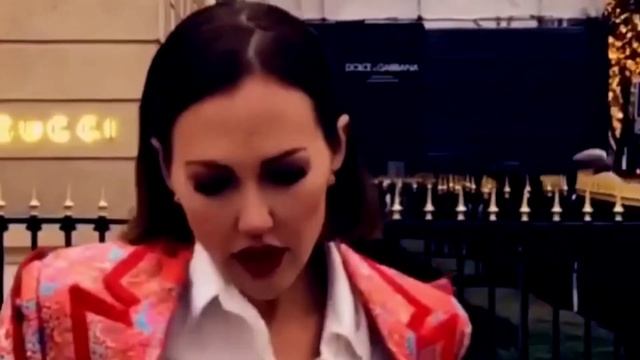 Как живет Мерьем Узерли (Meryem Uzerli). смотреть онлайн