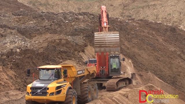 Volvo A30G Dumpers With 1 Meter Wide LGP Tires Moving Sand